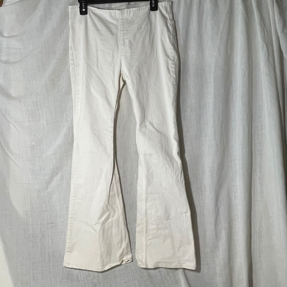 Free People Women’s Flare Leg Stretch Waist Jeans. Cream size 31 - Picture 1 of 12